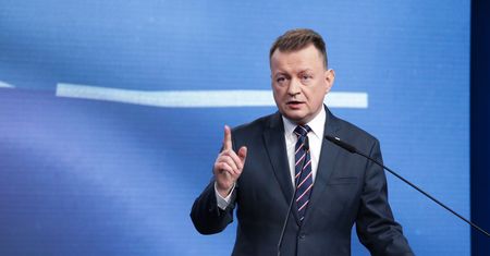 Błaszczak reaguje na zdjęcie Ziobry ze szpitala
