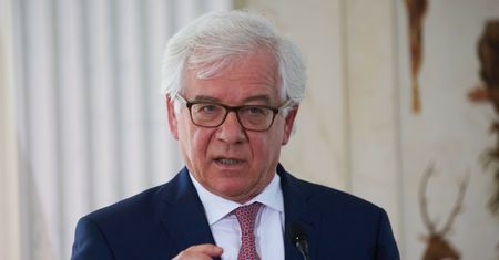 Były szef dyplomacji broni kanclerz Niemiec. "Ręka Merkel jest dla nas bardzo korzystna"