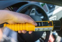 Na zmianę kierowali samochodem. Byli pijani