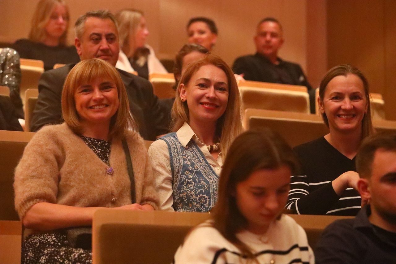 Kielce: Muzyczna podróż w Filharmonii Świętokrzyskiej. Hity ABBY, Bee Gees i Boney M w symfonicznych aranżacjach