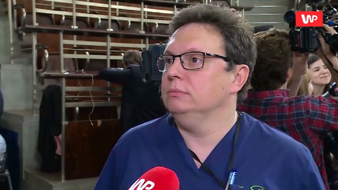 Prof. dr hab. n. med. Hubert Huras odebrał sześcioraczki z Krakowa