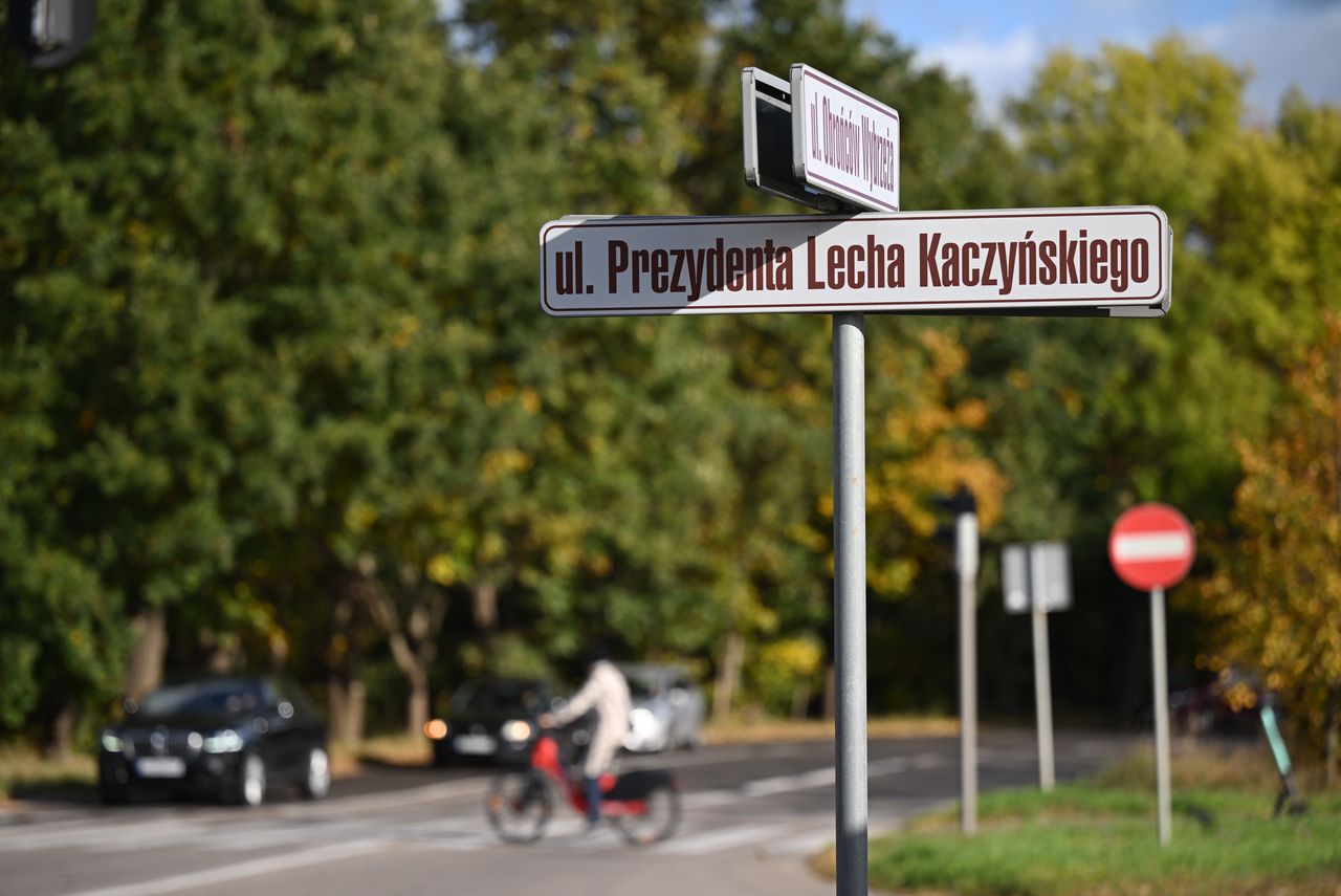 Skrzyżowanie ulic prezydenta Lecha Kaczyńskiego i Obrońców Wybrzeża na gdańskim Przymorzu