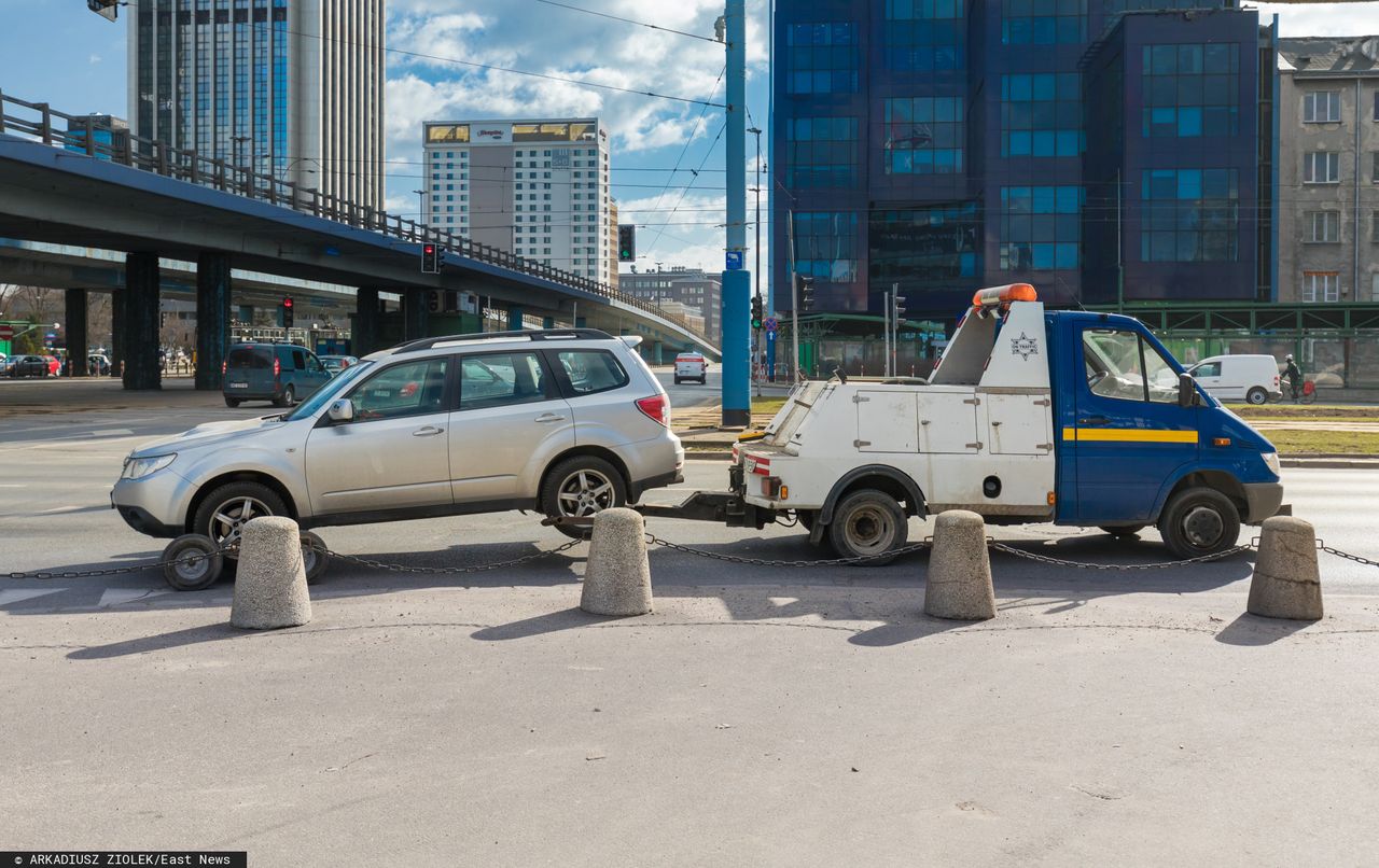 Odholowanie pojazdu zawsze jest niemiłą niespodzianką. Niebawem jej konsekwencje staną się mniej dotkliwe.