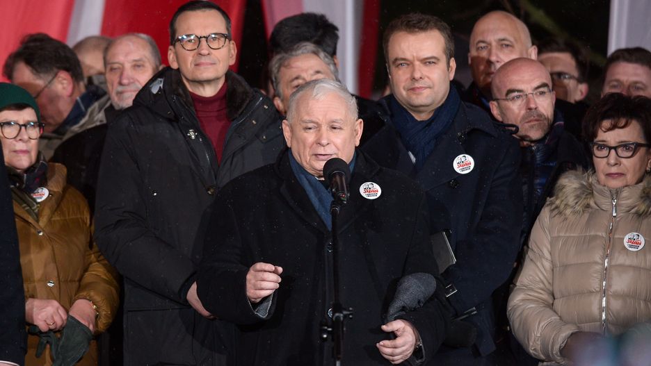 Jaros�aw Kaczy�ski, Mateusz Morawiecki, El�bieta Witek, Rafa� BochenekMarcin Obarademonstracja, pod sejmem, protest, protest wolnych polak�w, uczestnicy protestu