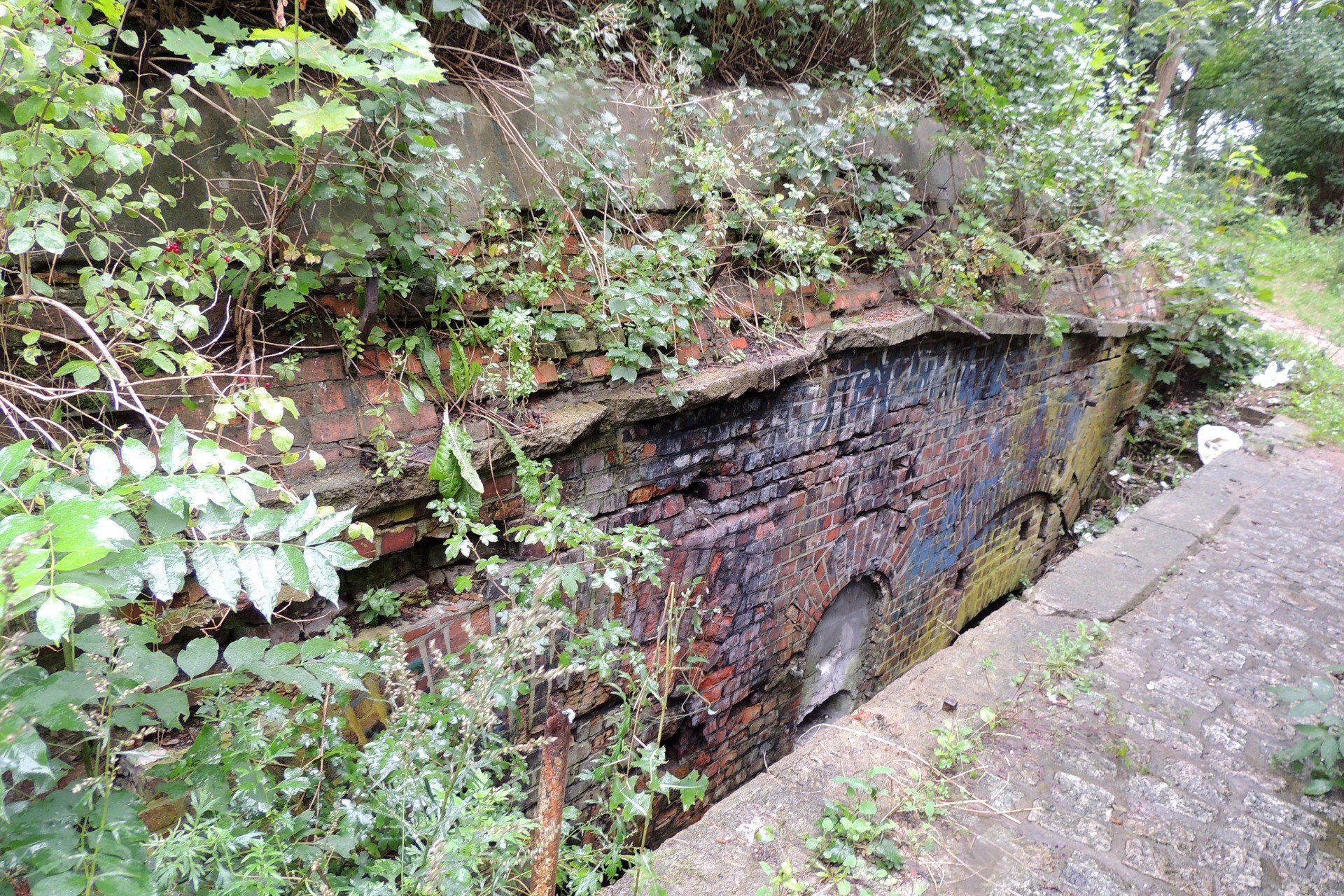 Fort II przy ul. Leszczynowej. Pociski jego 26 dział mogły dolecieć do rosyjskiej granicy.