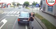 Zaskakujące sceny na drodze w Wieluniu. Klakson rozjuszył pasażera audi
