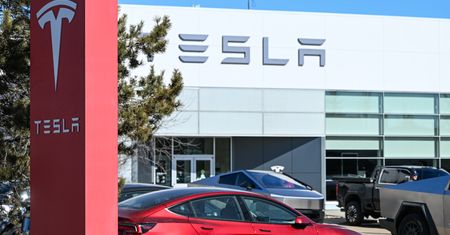 Tesla wzywa 20 tys. aut do serwisu. Bo świecą zbyt jasno