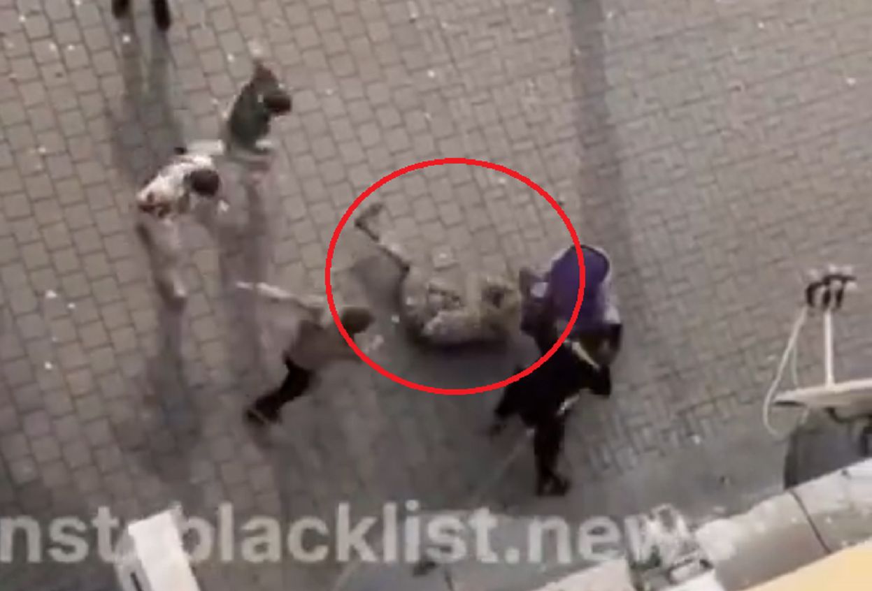 Shocking scenes in Ukraine. A military officer was beaten.