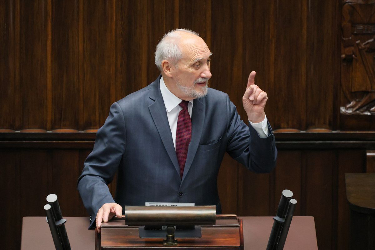 Antoni Macierewicz tłumaczył się ze spotkania z Rosjaninem