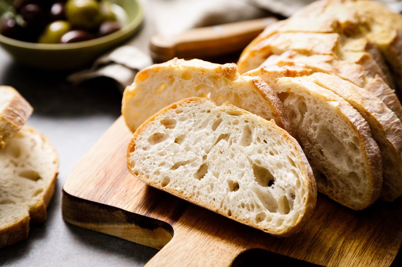 Czy odstawienie chleba przy odchudzaniu ma sens? Zobacz, czy i ile schudniesz