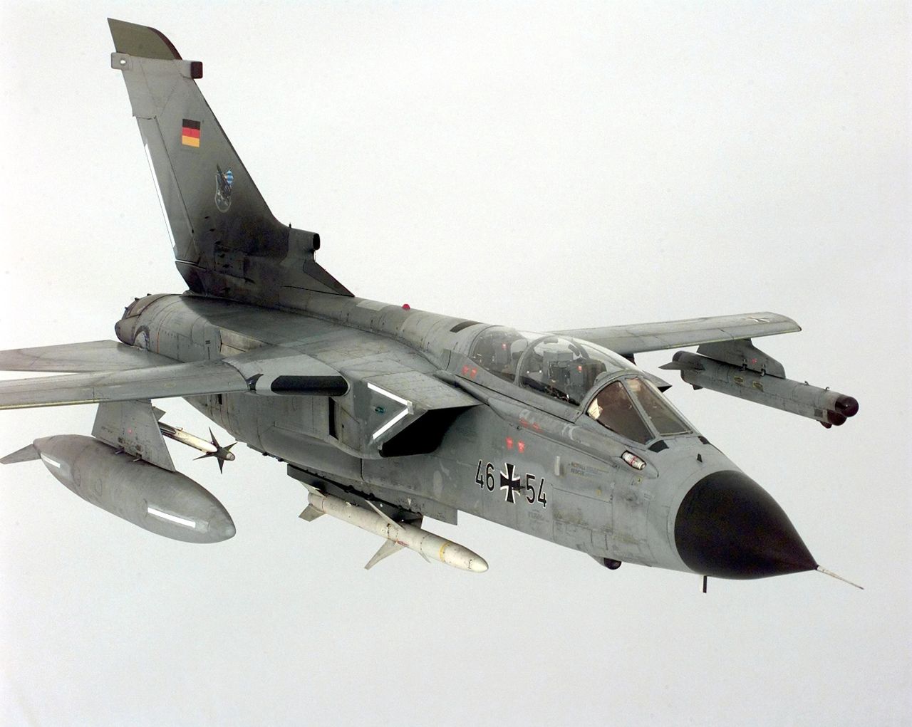 Samolot Panavia Tornado w niemieckich barwach. Maszyny tego typu zostały dostosowane do przenoszenia broni jądrowej
