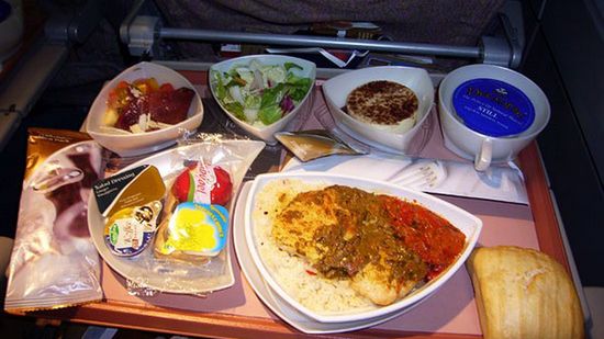 25 posiłków, które serwują linie lotnicze z całego świata 1