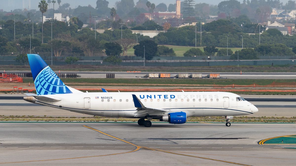 LOS ANGELES, CA - DECEMBER 29: United Express Embraer ERJ 170-200 LL prepares for takeoff at Los Angeles International Airport on December 29, 2023 in Los Angeles, California.  (Photo by AaronP/Bauer-Griffin/GC Images)