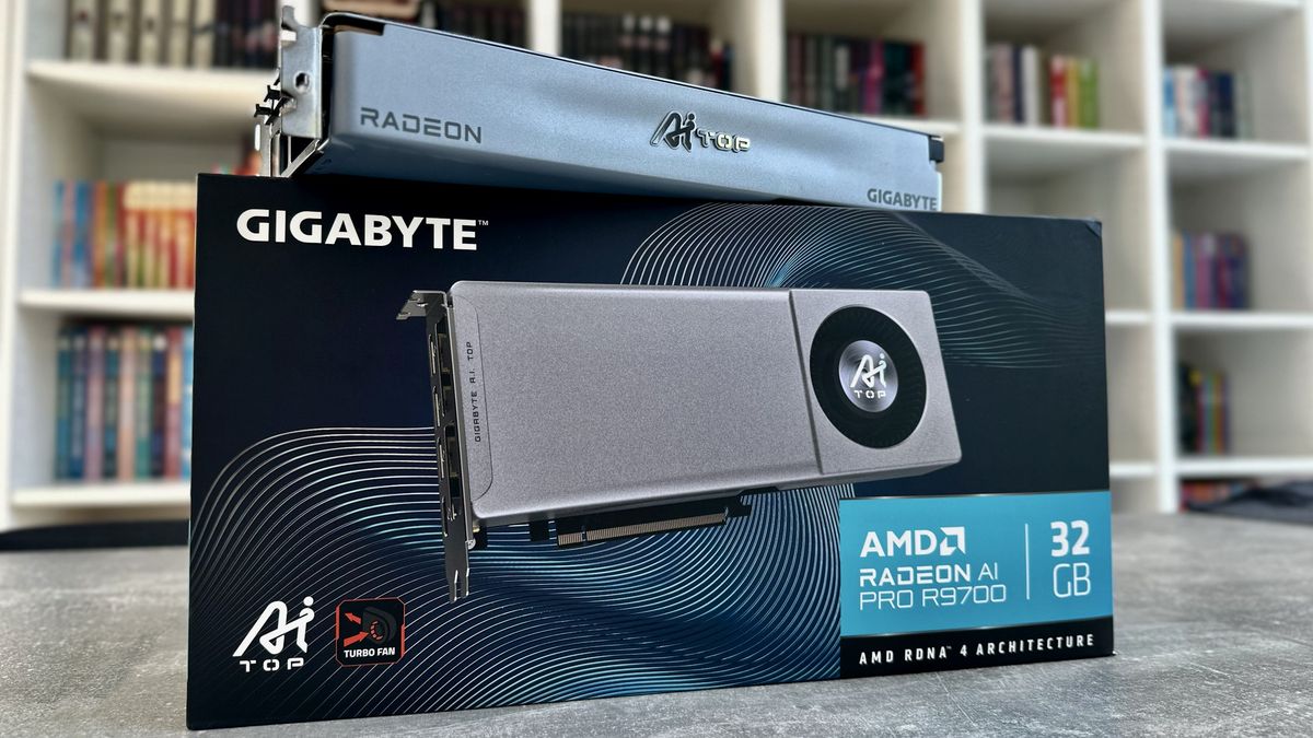 GIGABYTE Radeon AI PRO R9700 32 GB