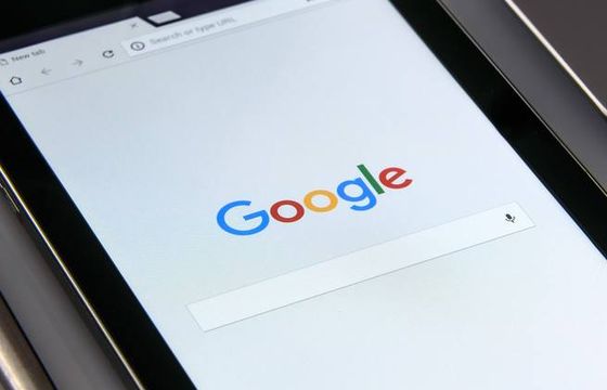 Brytyjscy wydawcy wyliczyli, ile „zalega” im Google