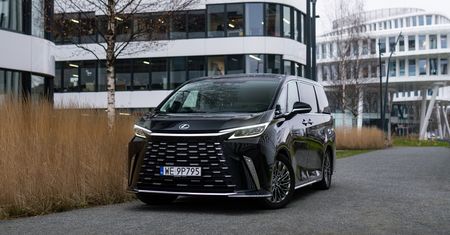 Auto za 700 tys. zł dla polskiej uczelni. Lexus okazał się bezkonkurencyjny