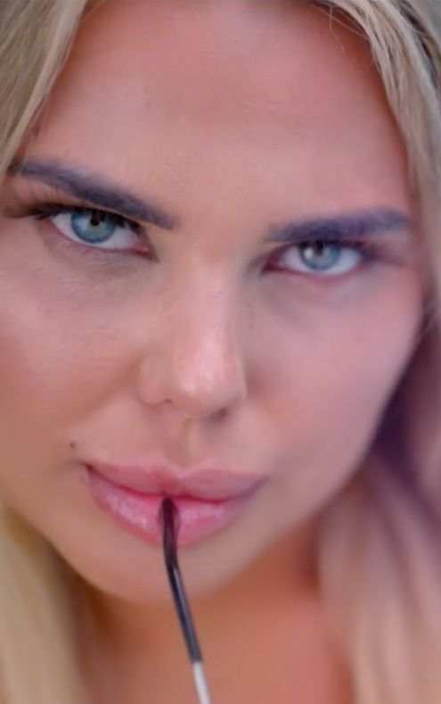 Amanda "Hotel Paradise"