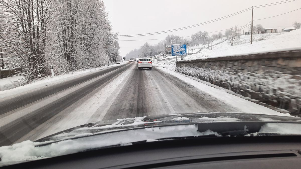 IMGW wydało ostrzeżenia przed oblodzeniem 