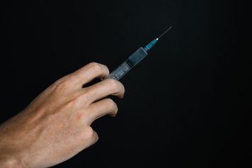 Szczepienia przeciw HPV także dla młodych dorosłych. Pierwszą dawkę trzeba przyjąć przed 25. urodzinami