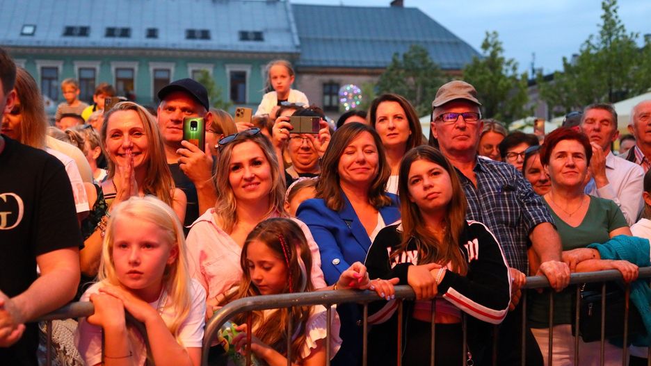 Mnóstwo osób na koncercie Natalii Kukulskiej na kieleckim Rynku 