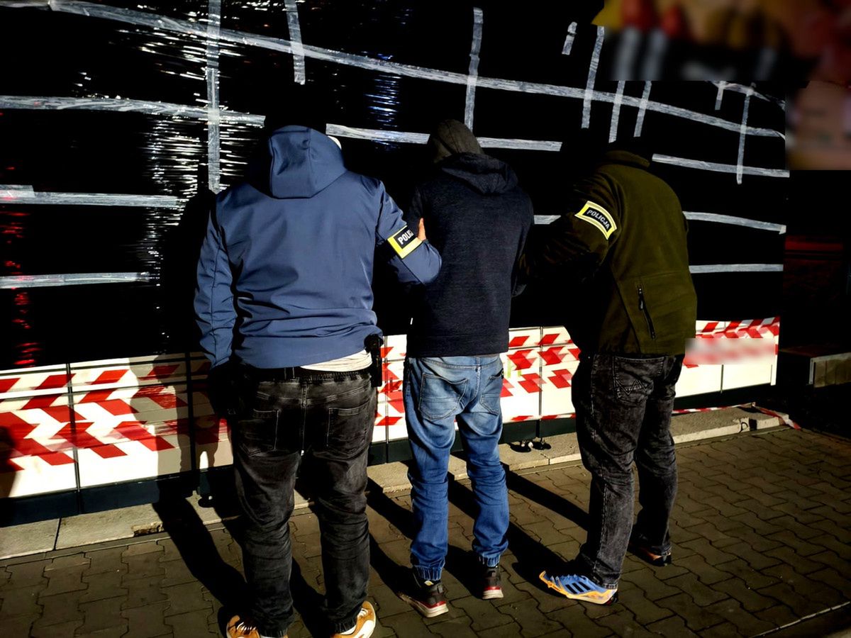 Sulejów: Włamał się do paczkomatu. Twierdził, że chciał tylko odebrać paczkę