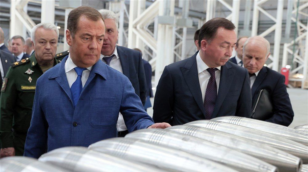 Medvedev's nuclear threat over Western troops in Ukraine escalates tension