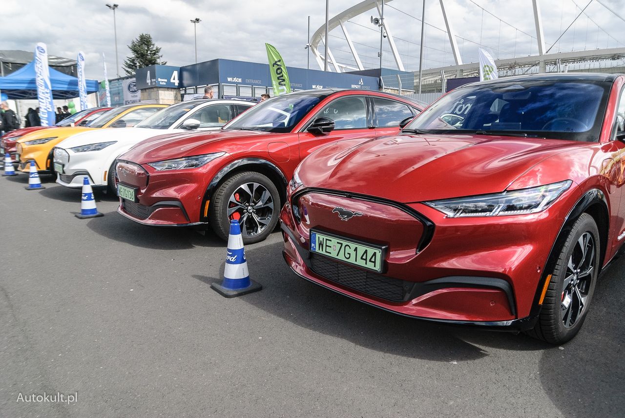 Pojechałem elektrykiem na zlot mustangów, ale to zupełnie inny model robił furorę