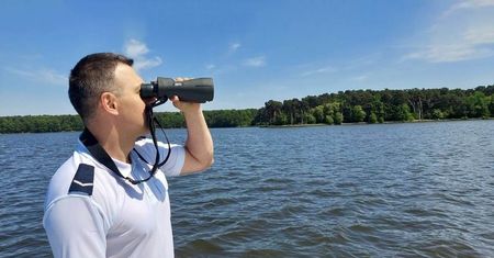Szczęśliwy finał poszukiwań 31-latka. Policja znalazła go nad jeziorem