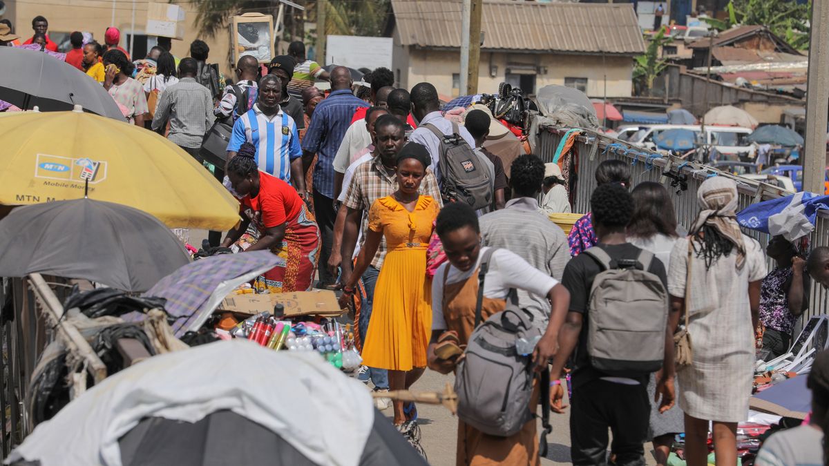 Władze Ghany w 2023 roku podniosą o 30 proc. pensje wszystkich urzędników państwowych w kraju