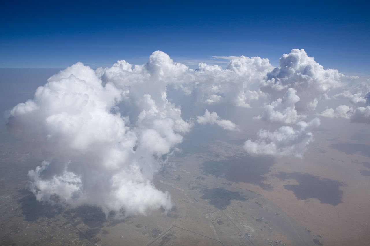 ZEA walczą o deszcz. 39 operacji zasiewania chmur w lipcu