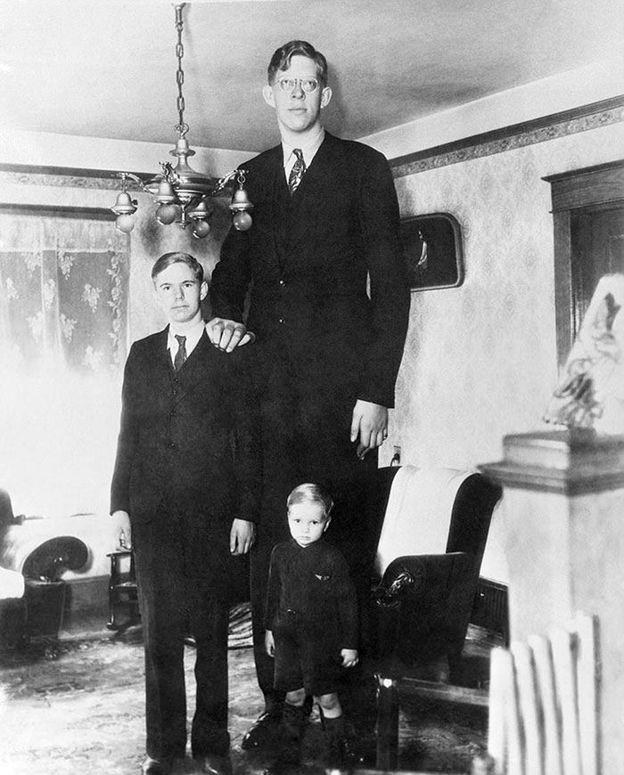 Robert Wadlow miał prawie 3 metry wzrostu. Zobacz historyczne zdjęcia 4