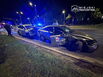 Zderzenie dwóch przewozów osób. Bolt kontra Uber. Zablokowany przejazd do centrum Warszawy