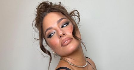 Pokazała się w sukience, która oszukuje wzrok. Ashley Graham w nietypowej kreacji