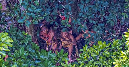 Fotograf przypadkowo napotkał brazylijskie plemię, które nigdy nie miało kontaktu ze współczesną cywilizacją