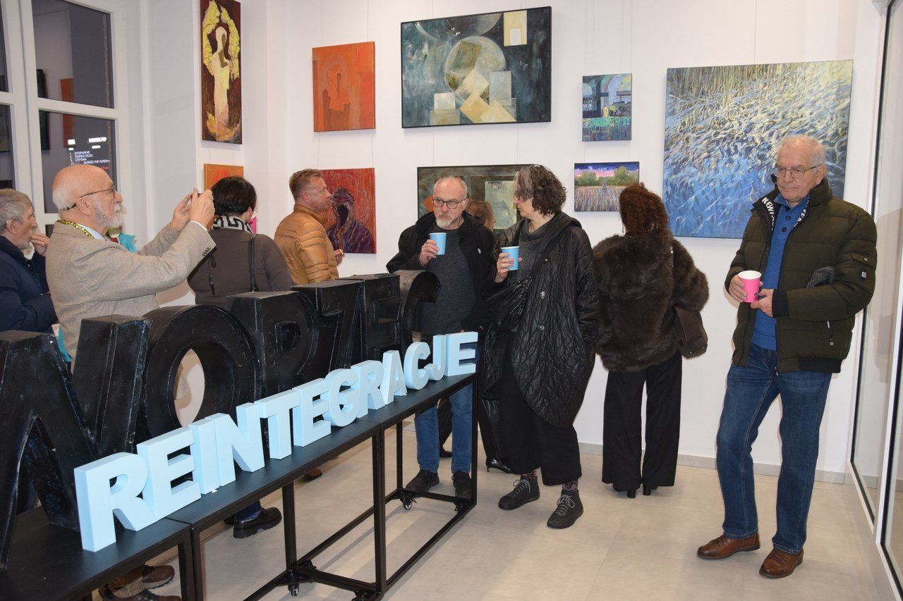 Galeria Sztuki powstała na kolejowym dworcu w Zduńskiej Woli. Odbył się pierwszy wernisaż