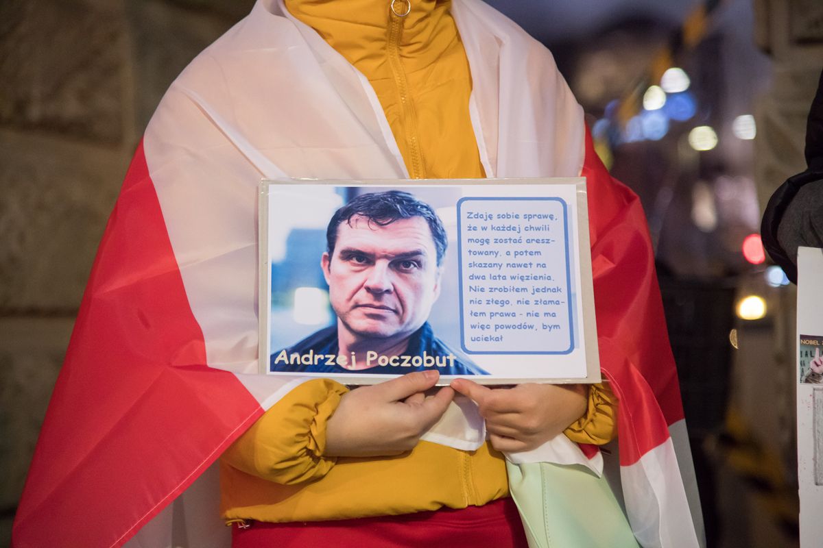 Białoruś uwolniła dziennikarzy związanych z Biełsatem. Andrzej Poczobut ciągle więziony