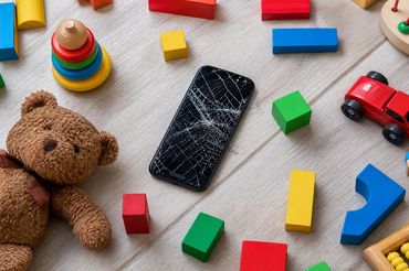 Sharenting ma wiele konsekwencji. Dla dzieci negatywnych