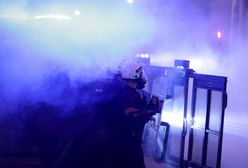 Działo się w nocy. Niespokojnie w Serbii, doszło do starć z policją