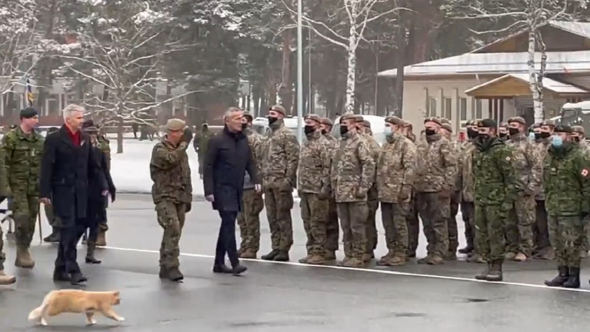 Jens Stoltenberg podczas wizyty na Łotwie
