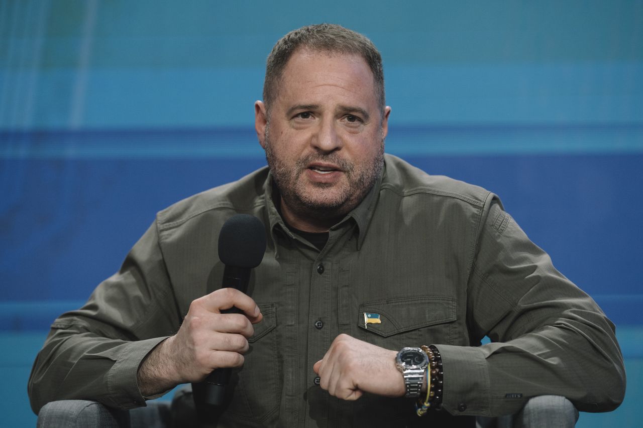 Co się dzieje z Andrijem Jermakiem?  Zapowiedział, że idzie na front