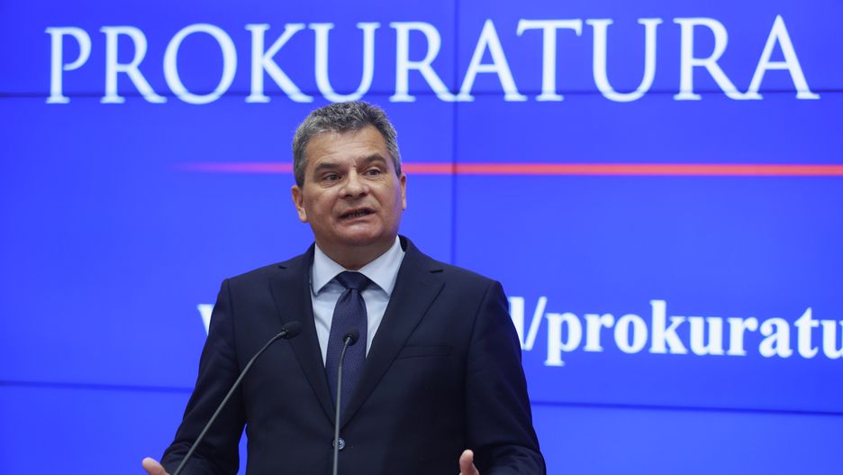 Na środowej konferencji prasowej Dariusz Korneluk oświadczył, że prokuratura szanuje decyzję sądu o odmowie zastosowania tymczasowego aresztowania wobec posła Marcina Romanowskiego