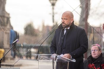 KO wzywa Sutryka do dymisji. "Na taki koszt nas nie stać"