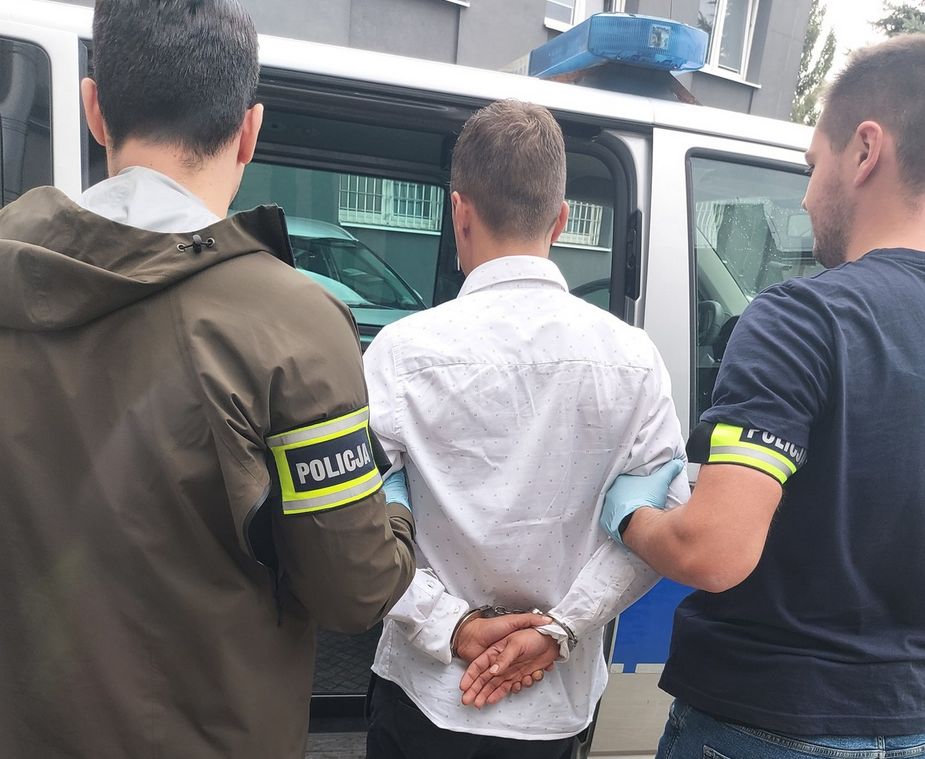 Policjanci zatrzymali kolejnych &quot;covidowych&quot; oszustów