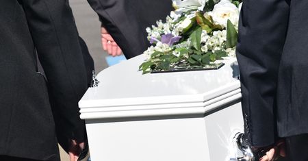 Koszmarny pogrzeb na Dolnym Śląsku. Ksiądz bał się koronawirusa