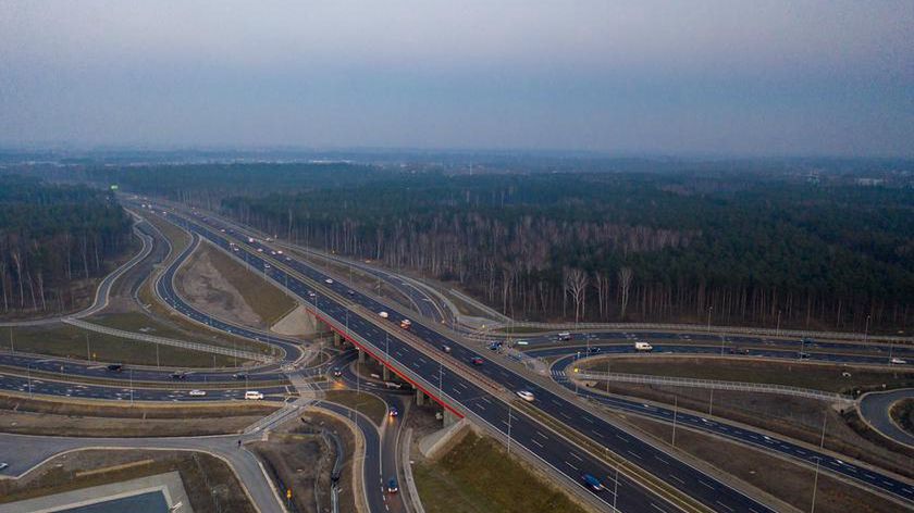 Warszawa. Wiadukt nad S8 skraca drogę Marki - Kobyłka