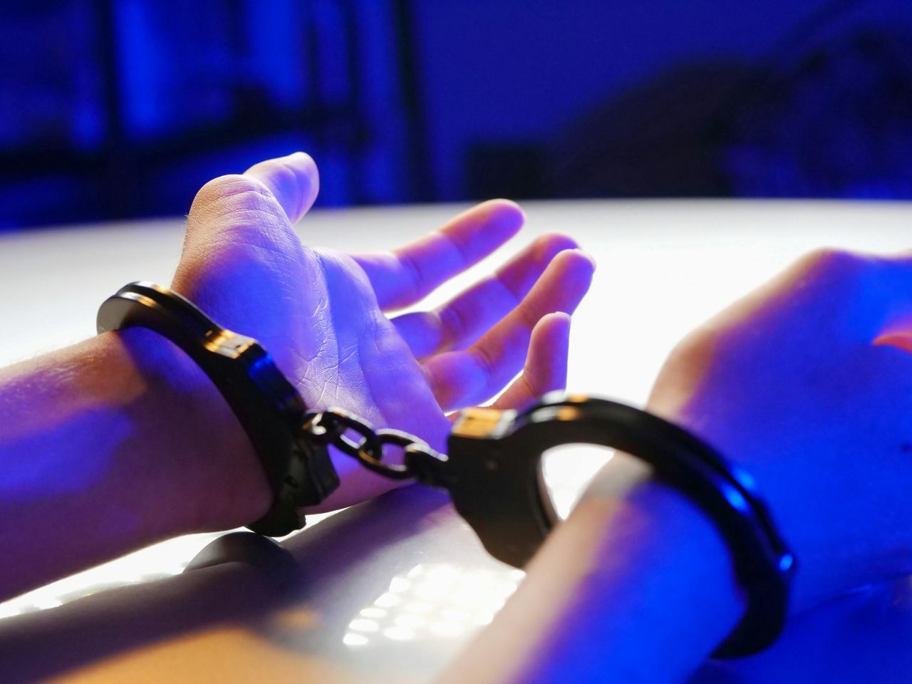 Podawał się za adwokata i oszukał seniorkę na 70 tysięcy złotych