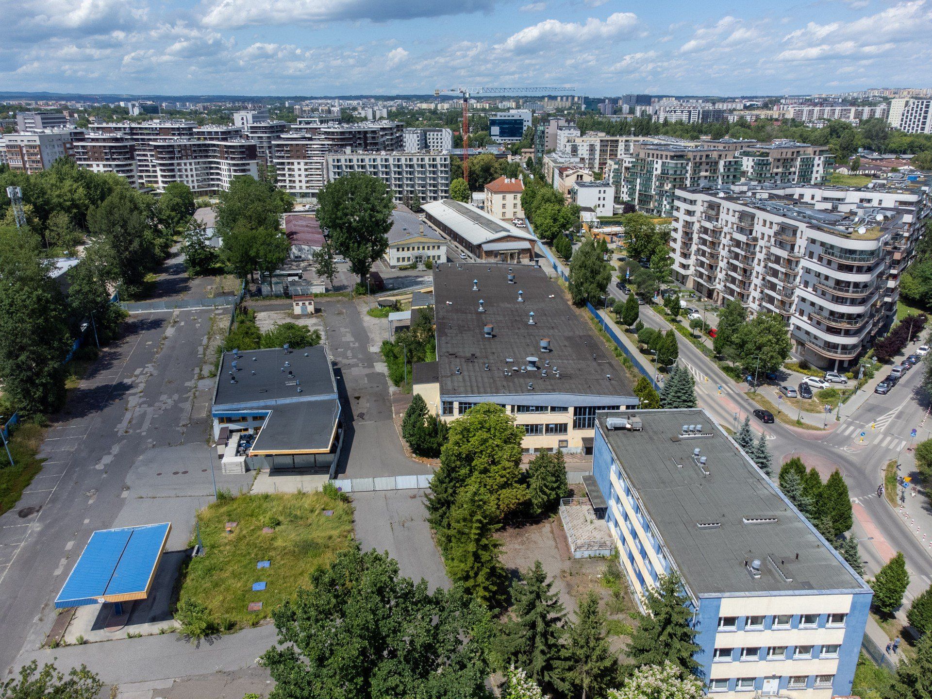 Teren dawnej bazy Poczty Polskiej w Krakowie przy ul. Cystersów
