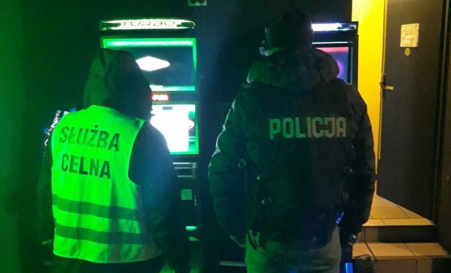 Legnica. Policja uderzyła w hazard. Znaleziono nielegalne automaty do gier