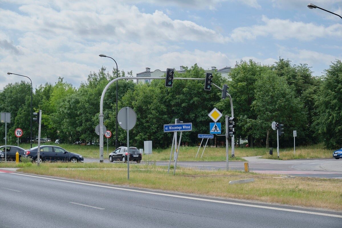 Skrzyżowanie al. Witosa z ul. Doświadczalną