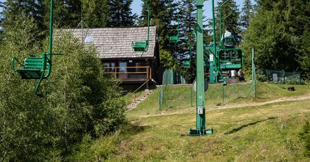 Kolejka krzesełkowa na Tobołów – górska ciekawostka w sercu Gorców